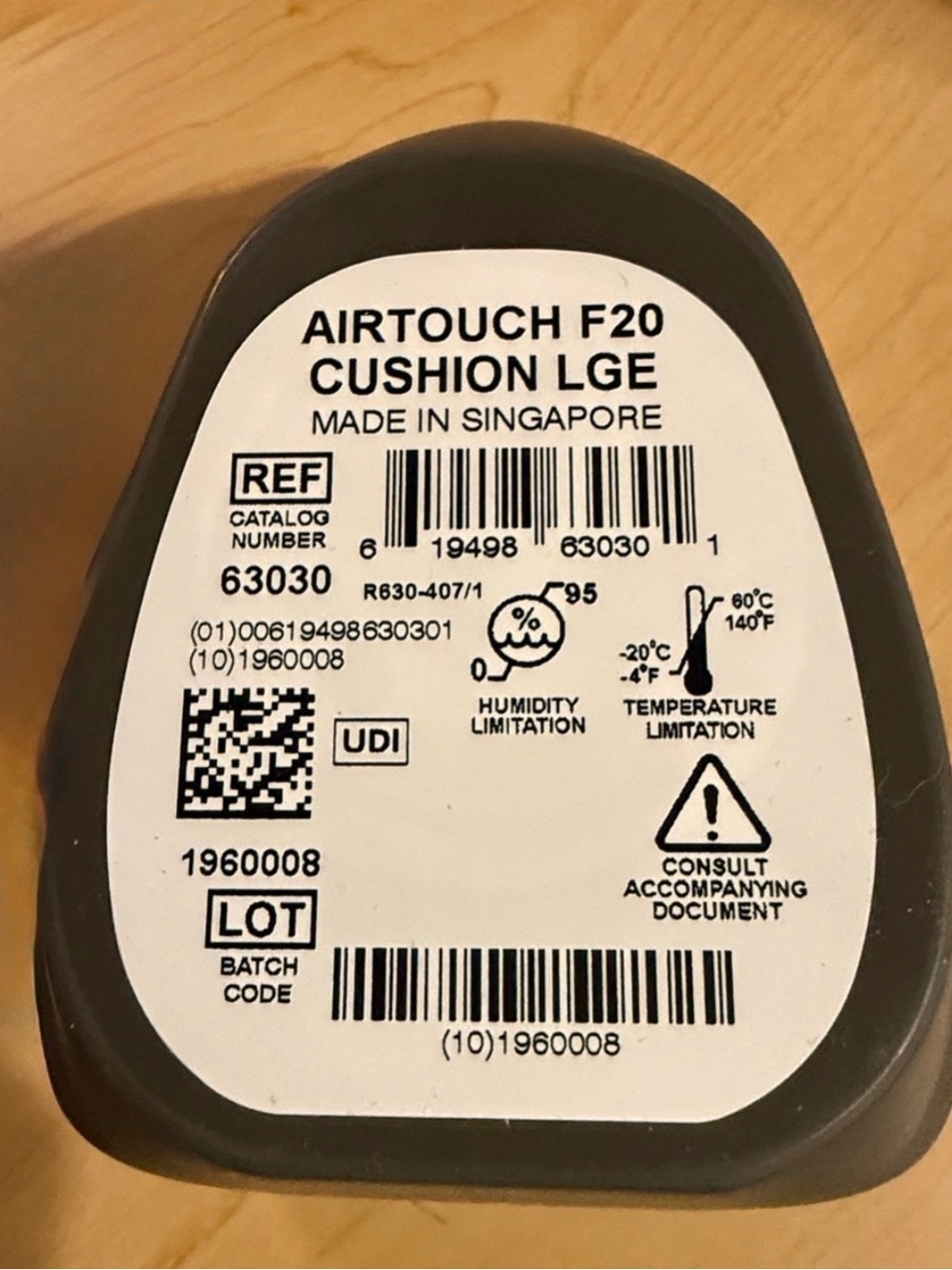 ResMed AirTouch F20 Cushion LGE - Black and White Label - Picture 2 of 2